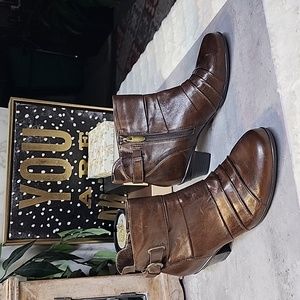 Earth brand booties NWOT